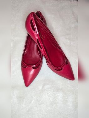 Lauren Ralph Lauren Red Leather Heels Pointed Toe Cut-Out Detail 
Size 8B
